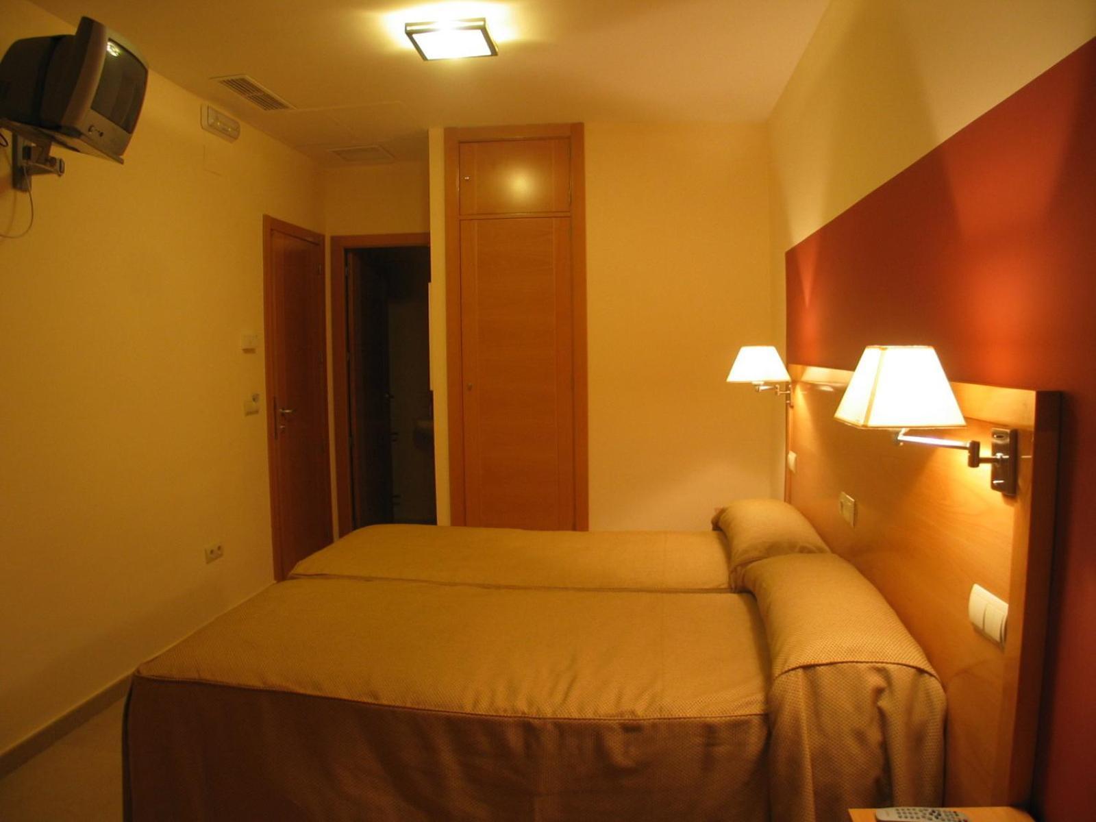 Hostal Ciudad De Caparra Carcaboso Δωμάτιο φωτογραφία